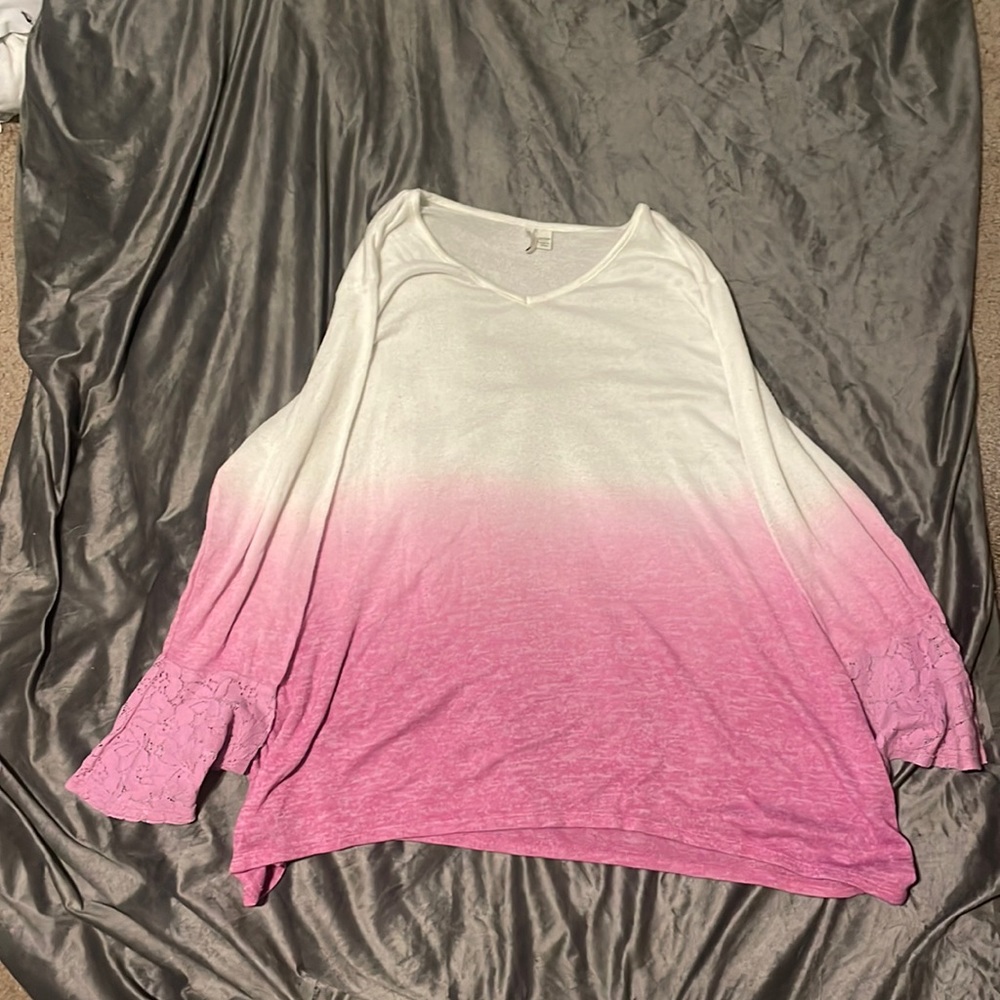 White and pink sweater good condition barely worn